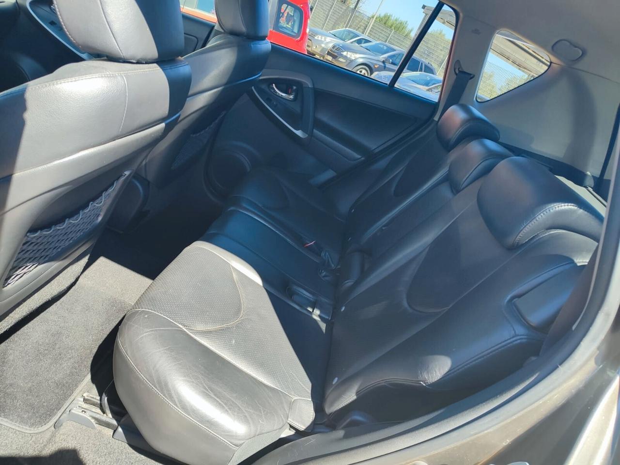 Toyota RAV 4 RAV4 2.2 D-4D 150 CV DPF Luxury