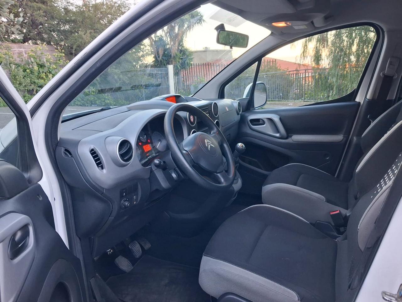 Citroen Berlingo Pianale ribassato con rampa disabili in carrozzina