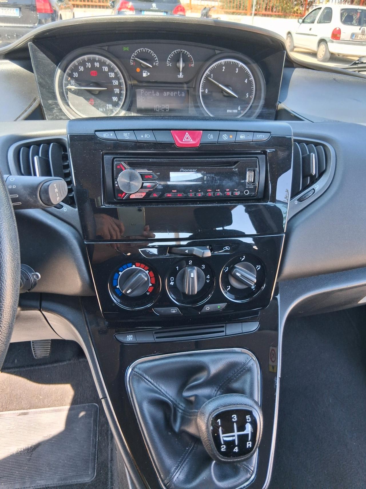 Lancia Ypsilon 1.3 MJT 16V 80 CV 5 porte S&S Gold