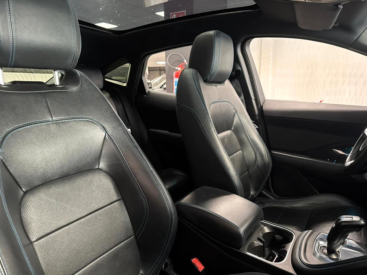 Jaguar E-Pace 2.0D 180 CV AWD R-Dynamic S