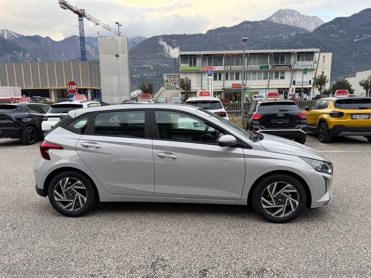 HYUNDAI i20 1.2 MPI MT GPL Connectline LUMEN GREY PEARL