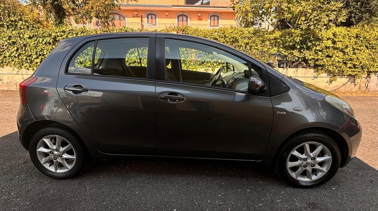 Yaris 1.4 D-4D 5 porte Navi