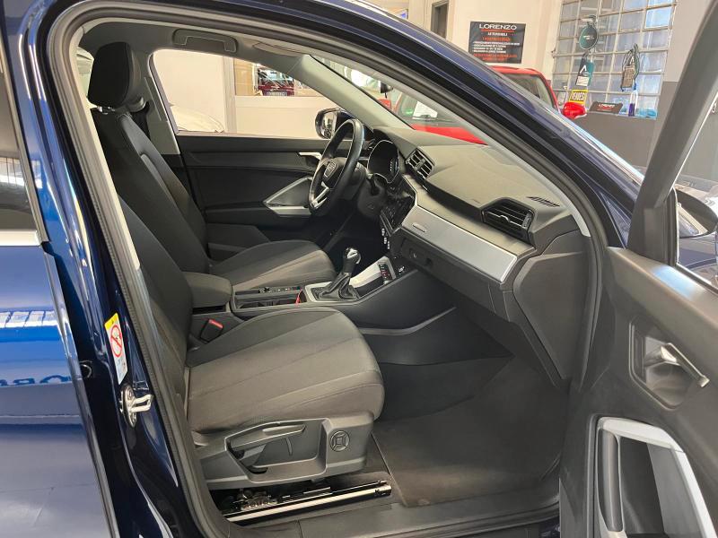 Audi Q3 Sportback 35 2.0 tdi Identity Black s-tronic