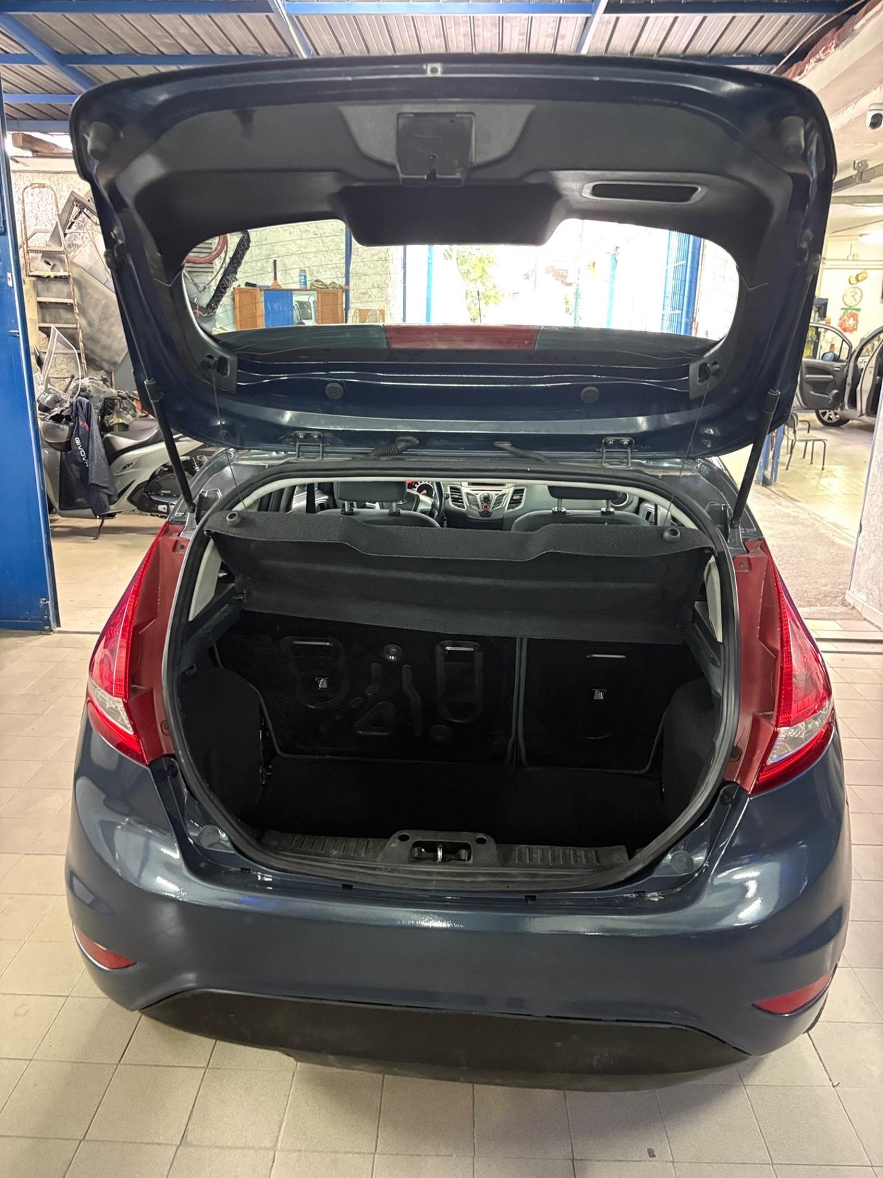 Ford Fiesta 1.2 benzina 5 porte