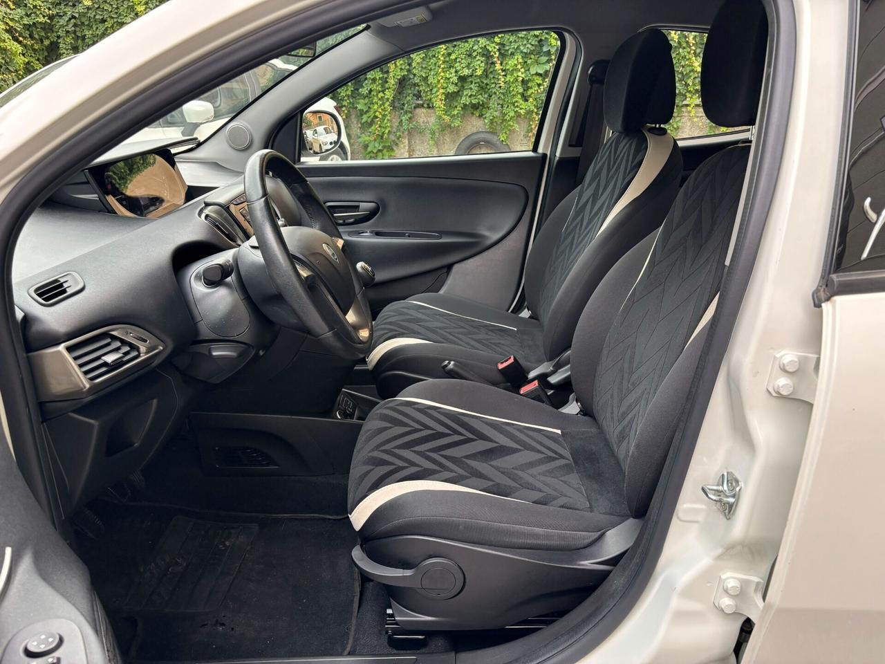 Lancia Ypsilon 1.2 69 CV 5 porte Gold UNIPROPRIETARIO