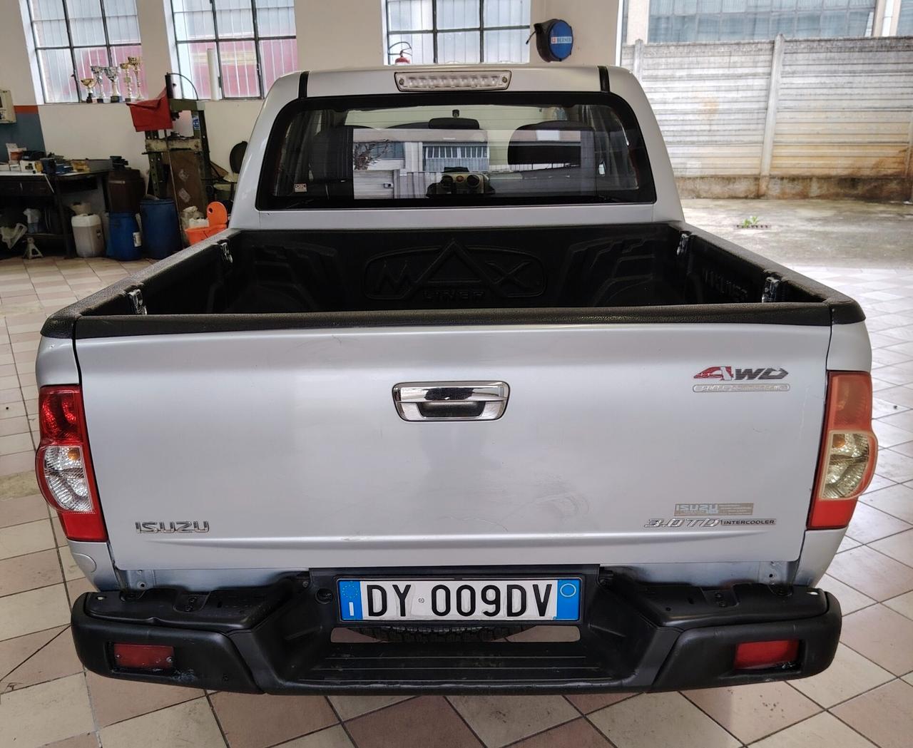 Isuzu D-Max 3.0 TD cat Space Cab 4WD Pick-up L EU4
