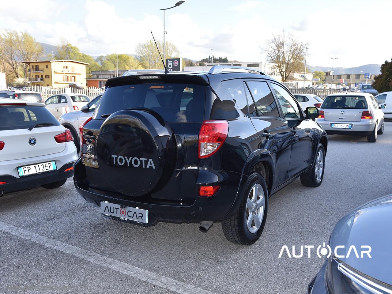 TOYOTA RAV4 2.2 D-4D 177 CV Luxury