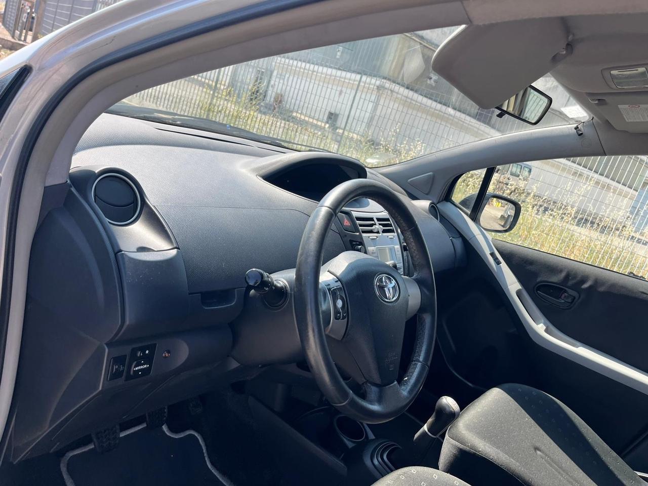 Toyota Yaris 1.0 5 porte Now