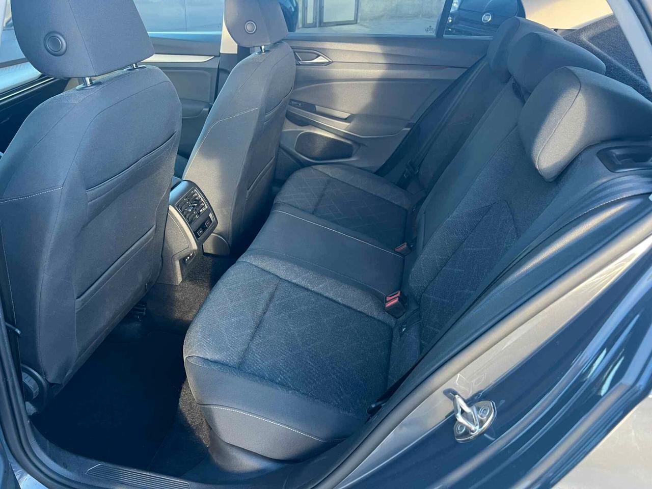 Volkswagen Golf 2.0 TDI DSG 116CV