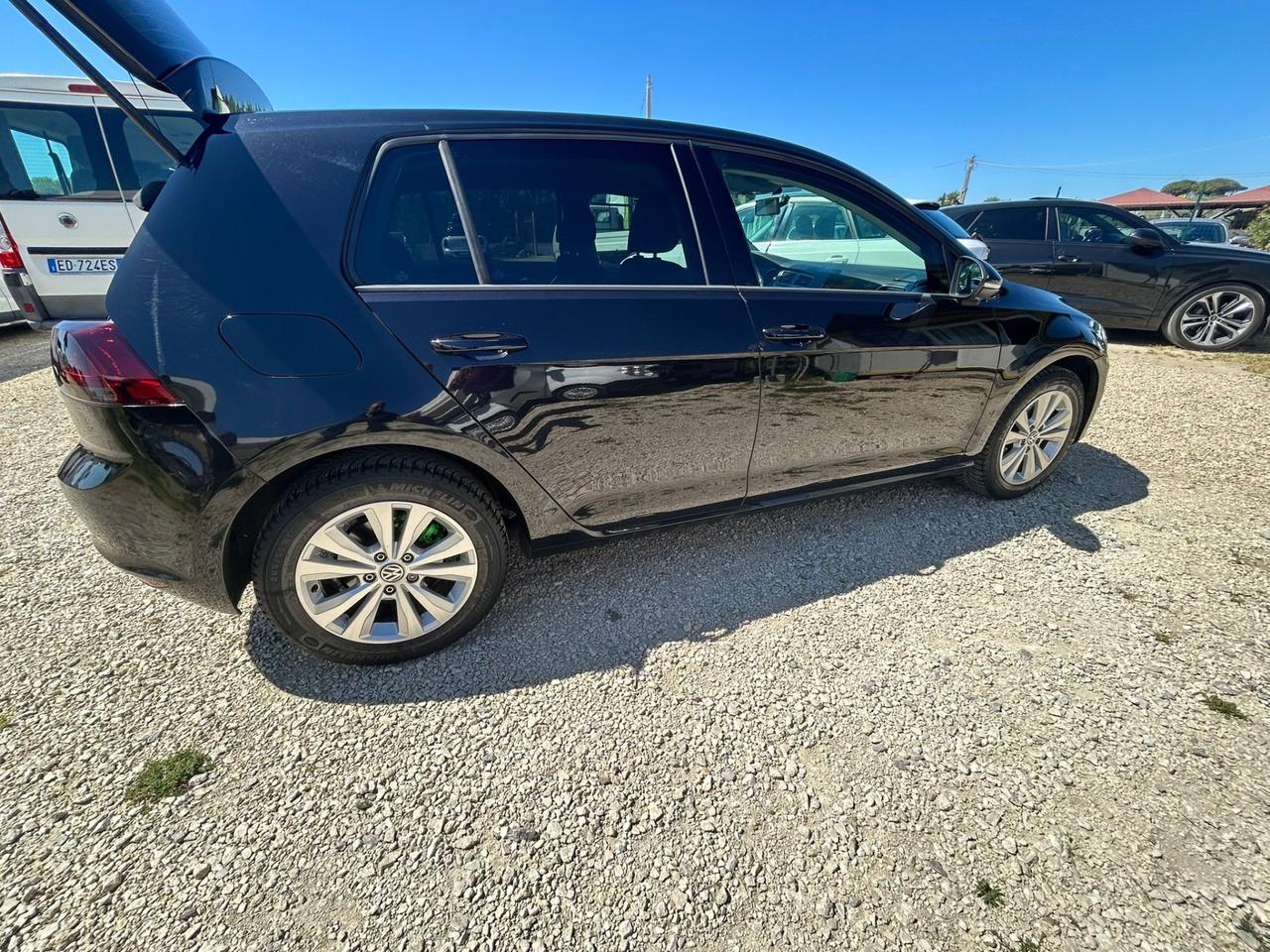 VOLKSWAGEN GOLF VII NEOPATENTATI GARANZIA