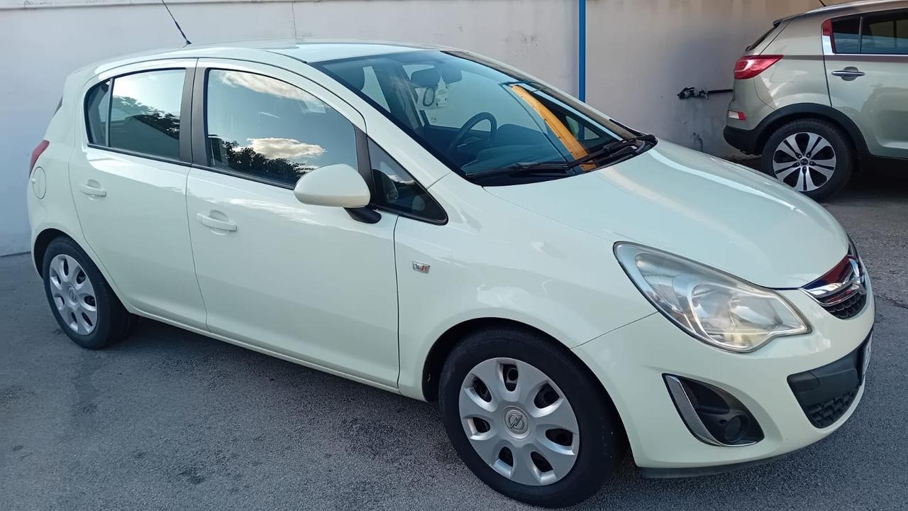 Opel corsa 5P-1.2 gpl-full-2012