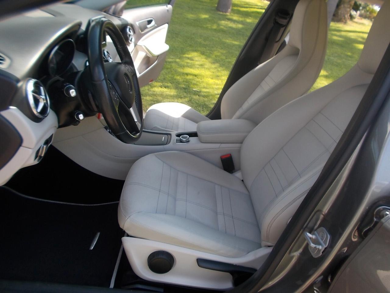 Mercedes-Benz GLA 200d Aut. *FULL OPT.* da VETRINA