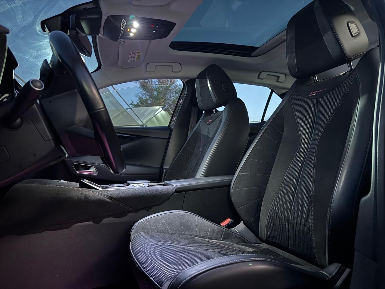 DS4 BlueHDi 130 aut. Performance Line+ Tetto Led a