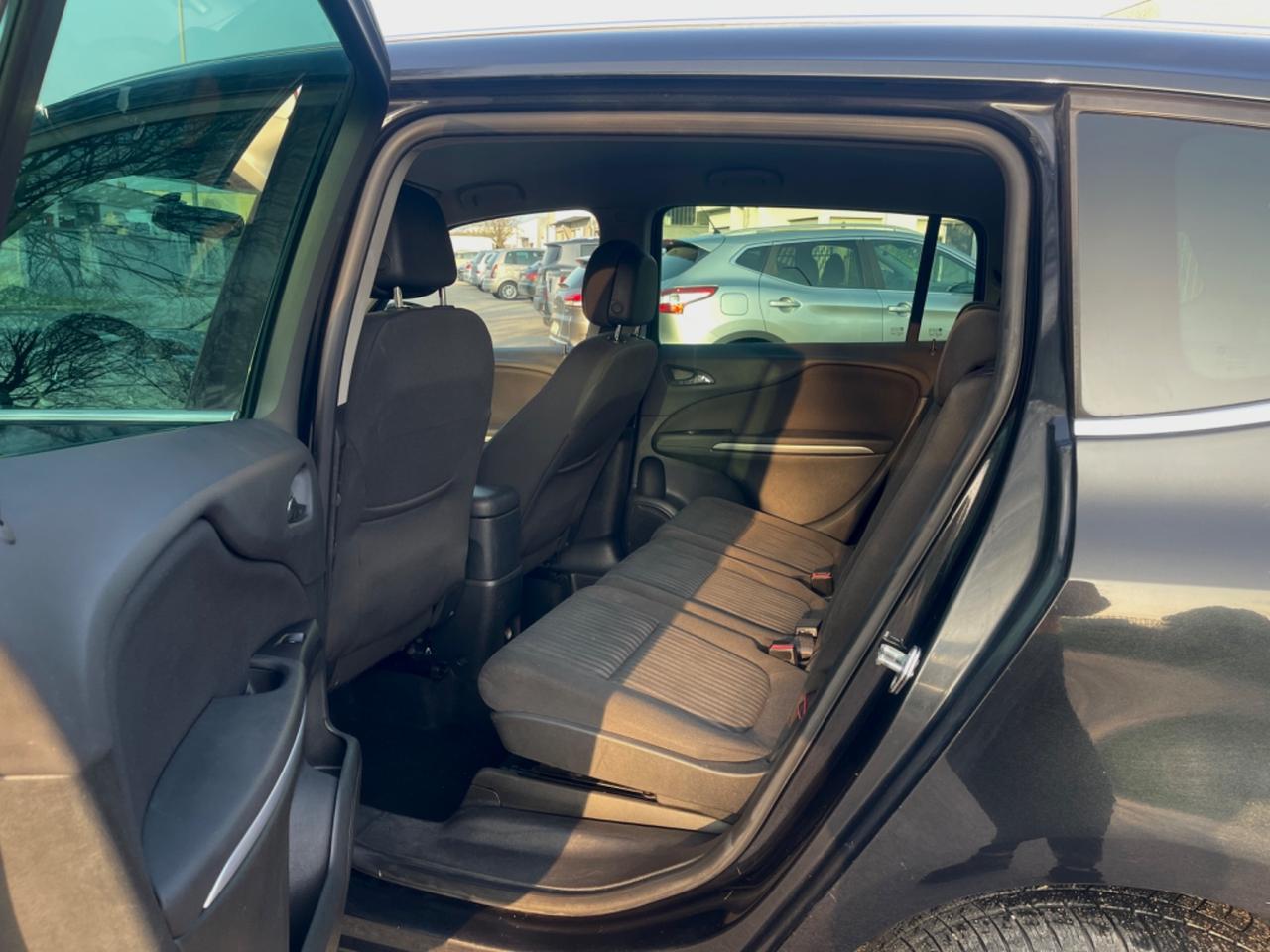 Opel Zafira Tourer 1.4 Turbo 140CV GPL Cosmo 2013 Posti7