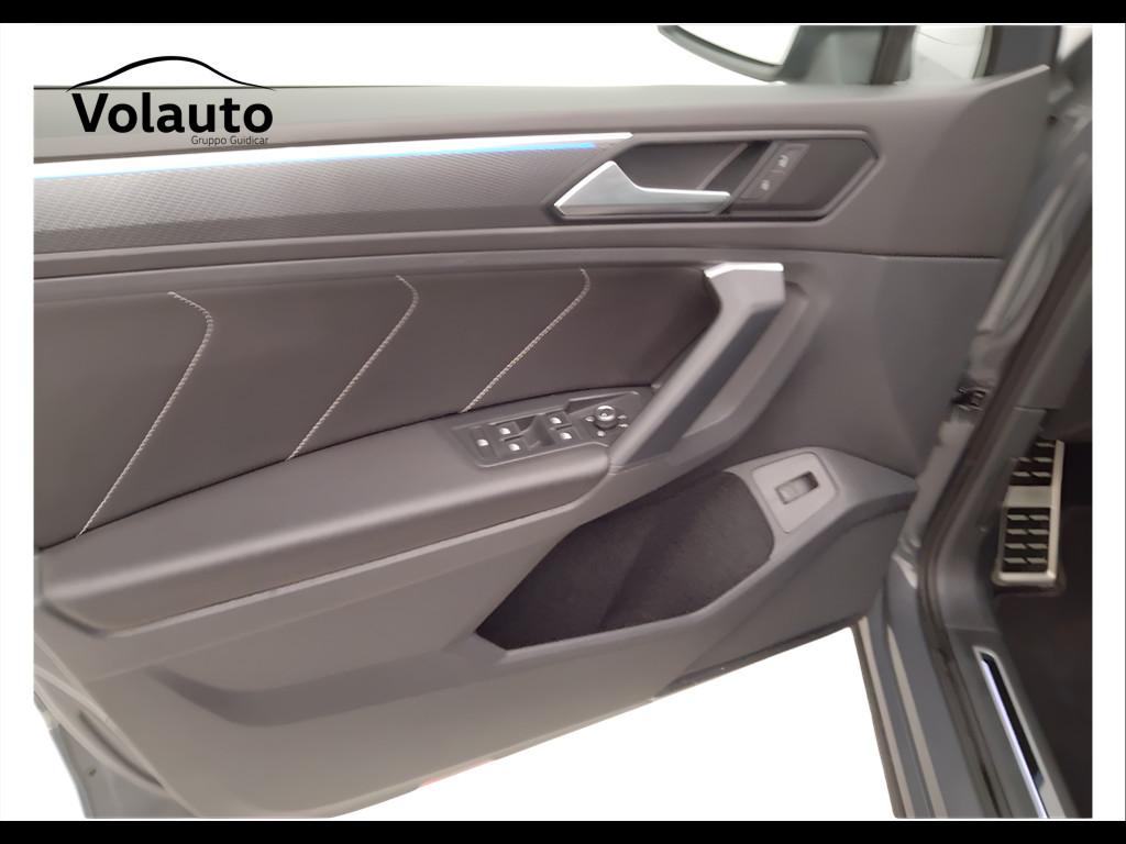 VOLKSWAGEN Tiguan II 2021 - Tiguan 2.0 tdi R-Line 150cv dsg