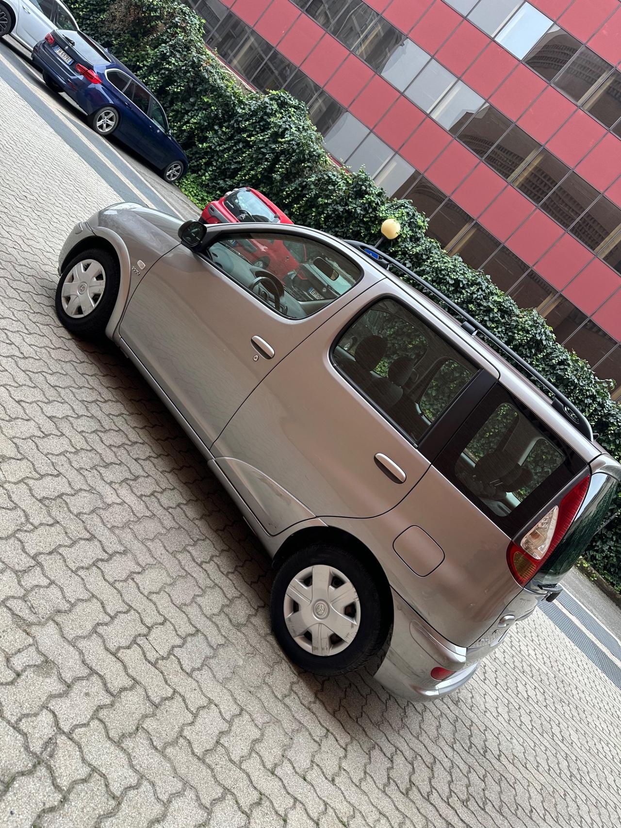 Toyota Yaris Verso 1.3i 16V cat Sol '03