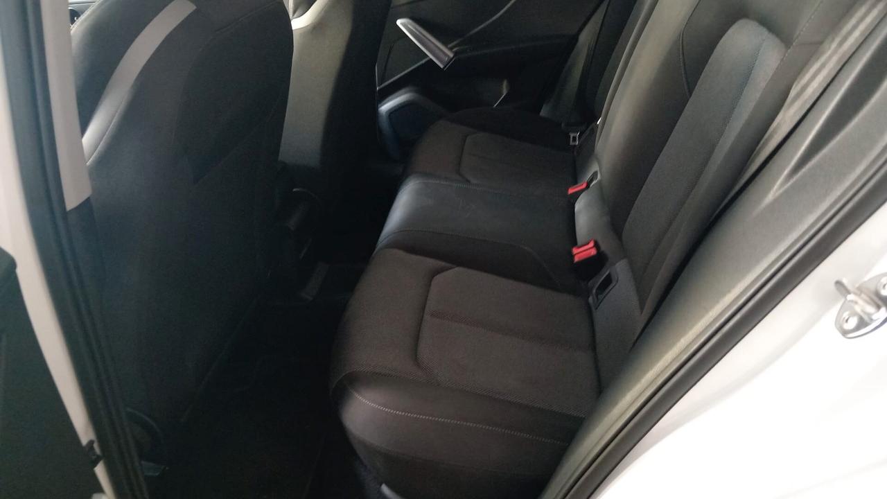 Audi Q2 30 TDI Business