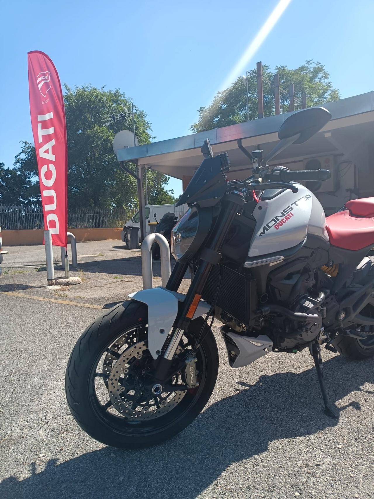 Ducati Monster 937 PLUS