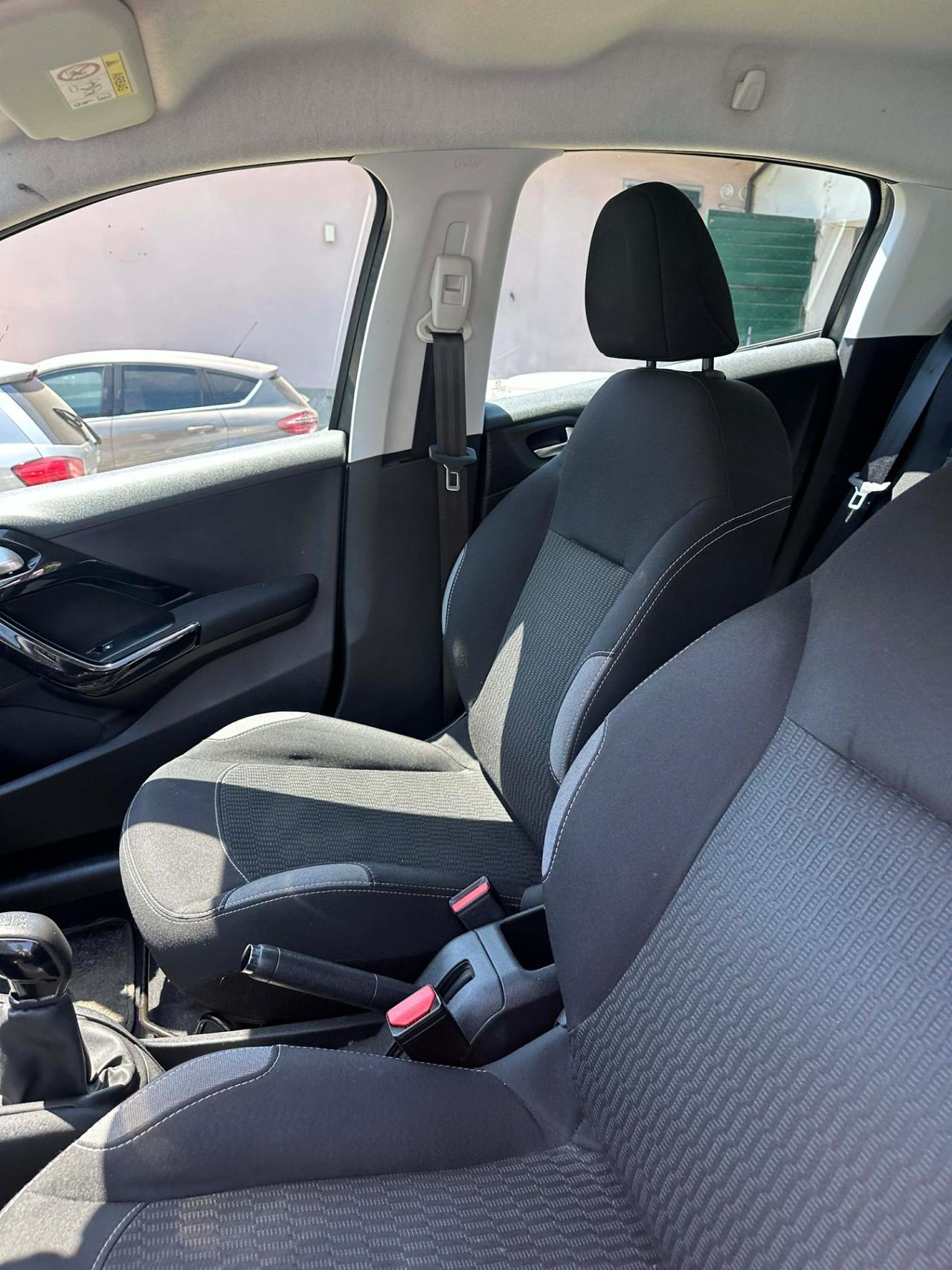 Peugeot 208 82 5P ALLURE NEOPAT KMCERT UNICOPR