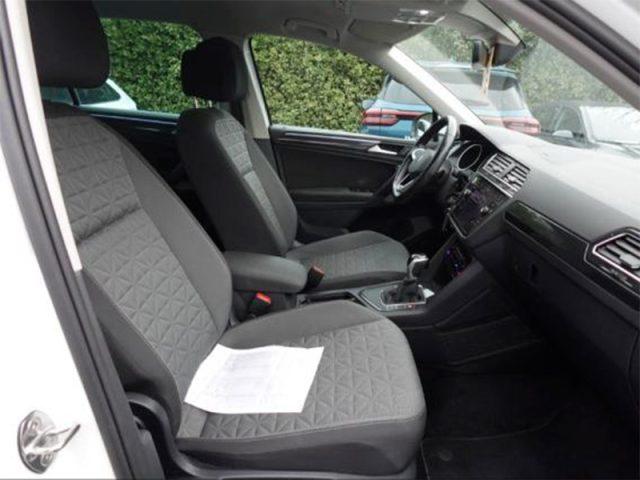 VOLKSWAGEN Tiguan 2.0 TDI 150CV DSG Life Carplay, Vetri osc, Ambient