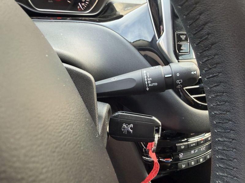 Peugeot 208 208 5p 1.2 vti 12v Allure NESSUN VINCOLO !!! DISTRIBUZIONE NUOVA !!!