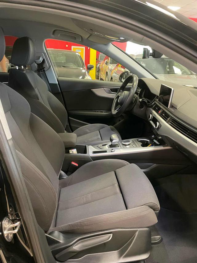 AUDI A4 Avant 2.0 TDI 150 CV Design*LED/NAVI/PDC*