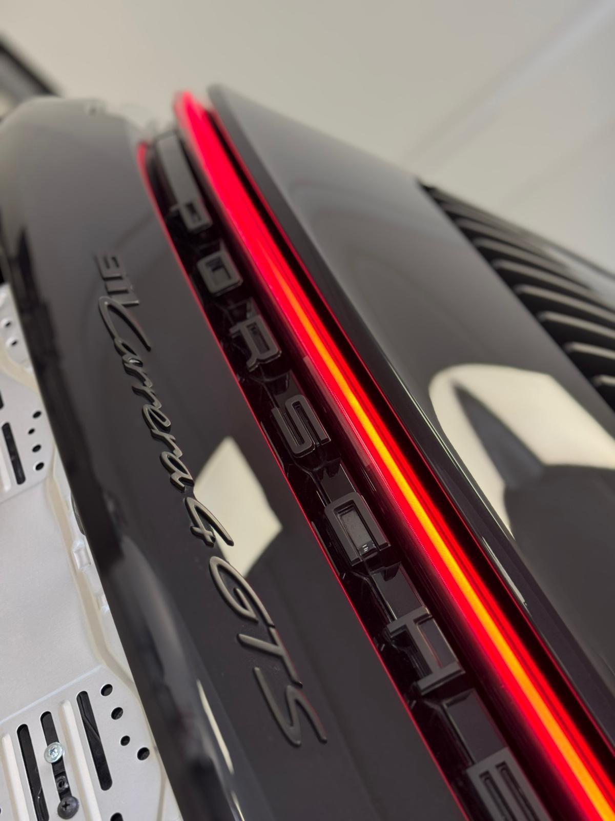 Porsche 911 Carrera 4 GTS