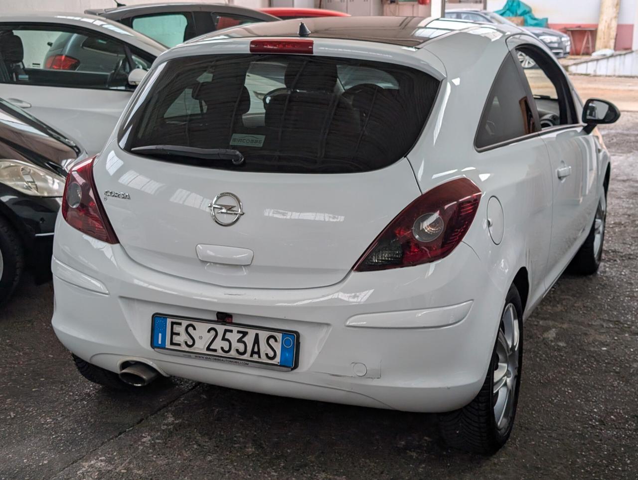 Opel Corsa 1.2 85CV 3 porte GPL-TECH b-color