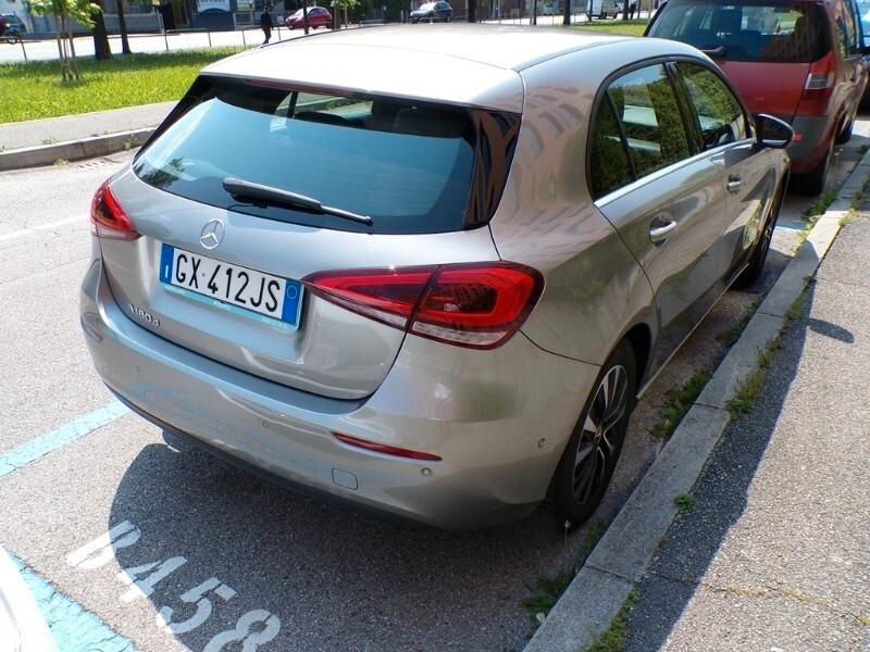Mercedes-Benz A 180d Autom. *FULL OPT.* da VETRINA