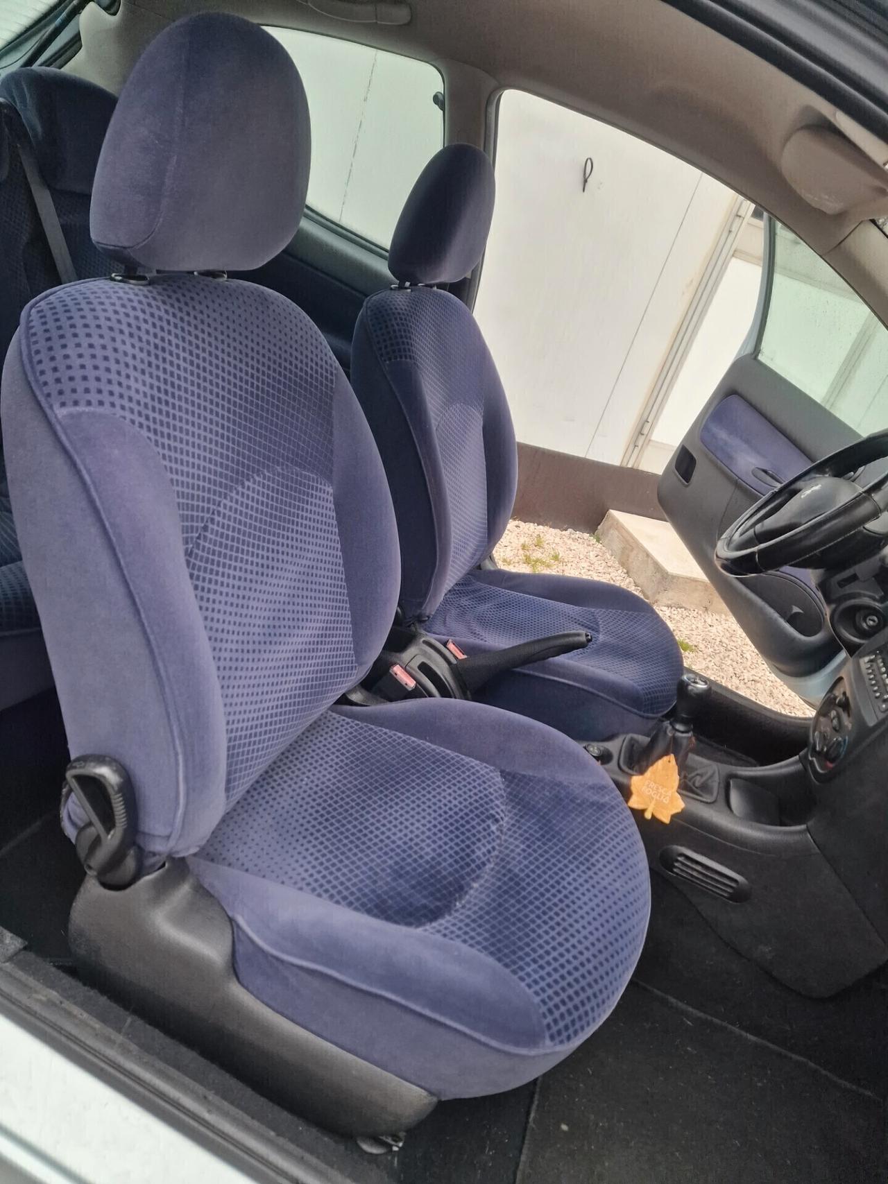 Peugeot 206 1.1 3p. XT