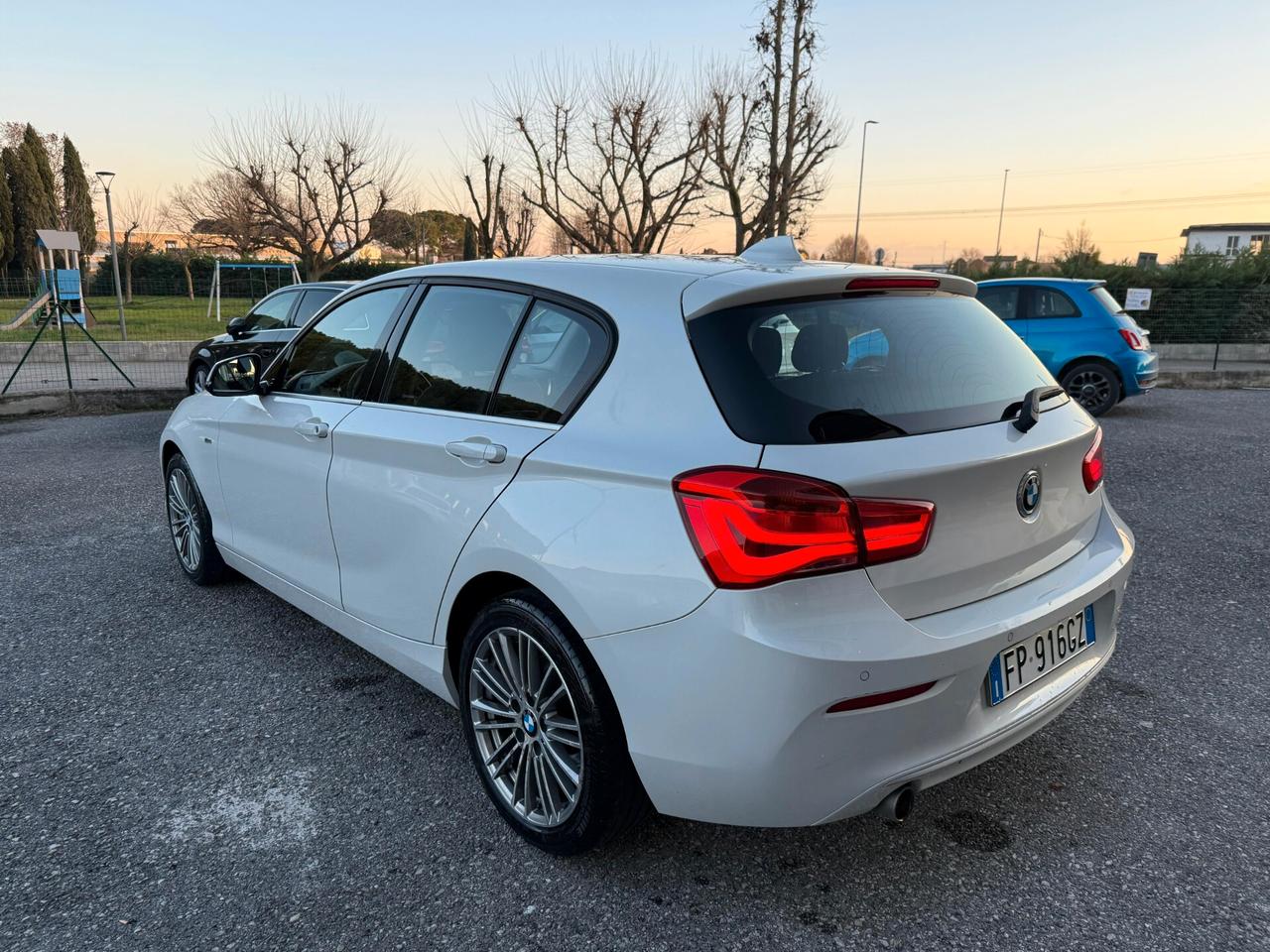Bmw 116 116d 5p. Urban