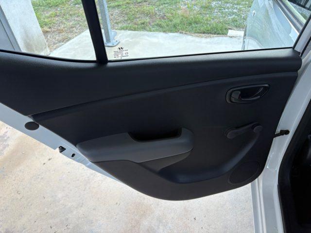 HYUNDAI i10 1.1 12V EURO 5 BENZ OK NEOP POCHISSIMI CHILOMETRI
