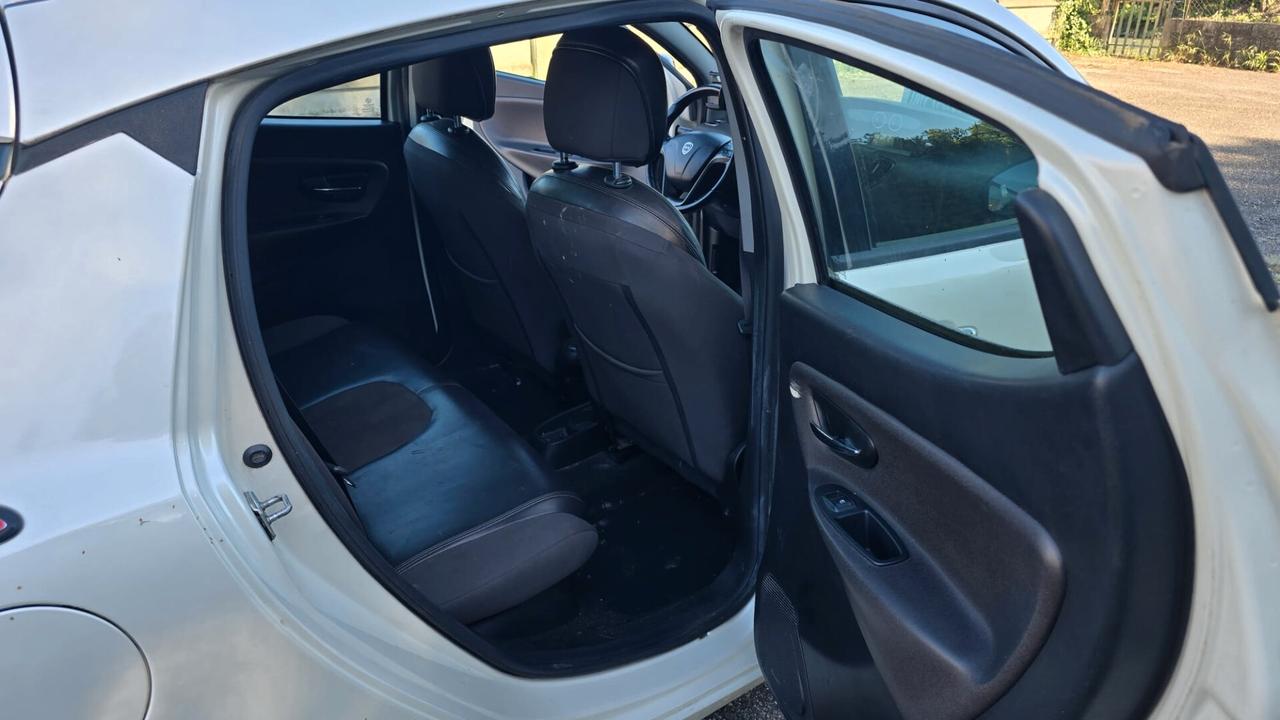 Lancia Ypsilon 1.2 69 CV 5 porte GPL Ecochic Platinum