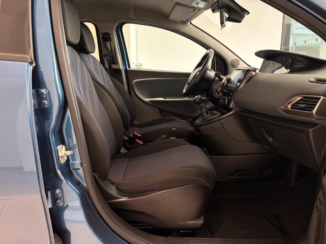 Lancia Ypsilon III 1.0 firefly hybrid Gold s&s 70cv 5p.ti