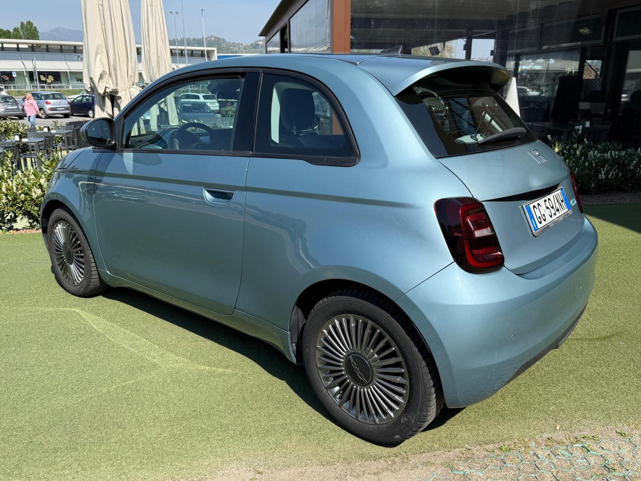 Fiat 500e 3+1 3+1 42 kWh Icon 28000KM UNIPROPRIETARIO