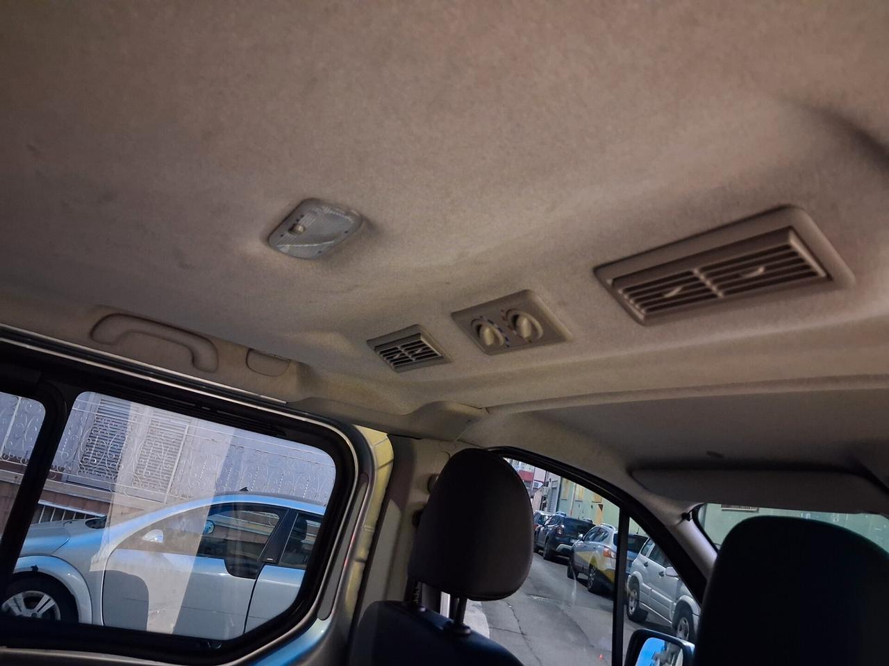 Opel Vivaro 1.6 CDTI uni pro 9 posti (Gancio train