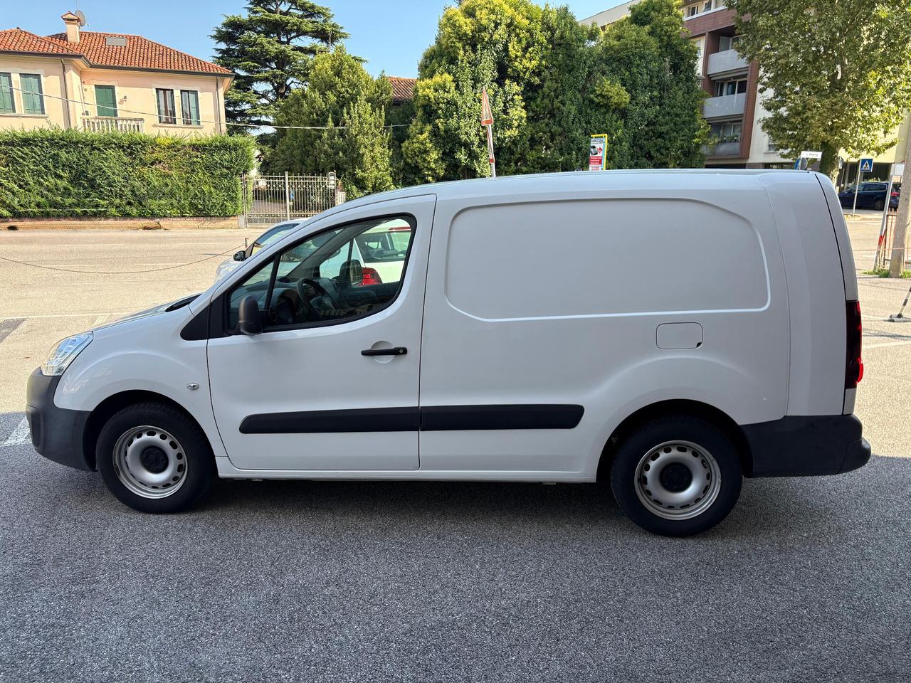 PEUGEOT Partner - 2018
