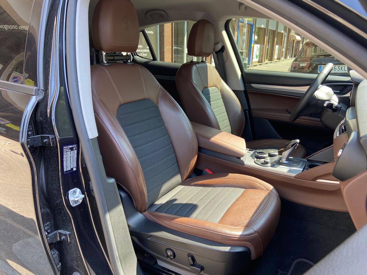 Alfa Romeo Stelvio Executive 2.2 #11022