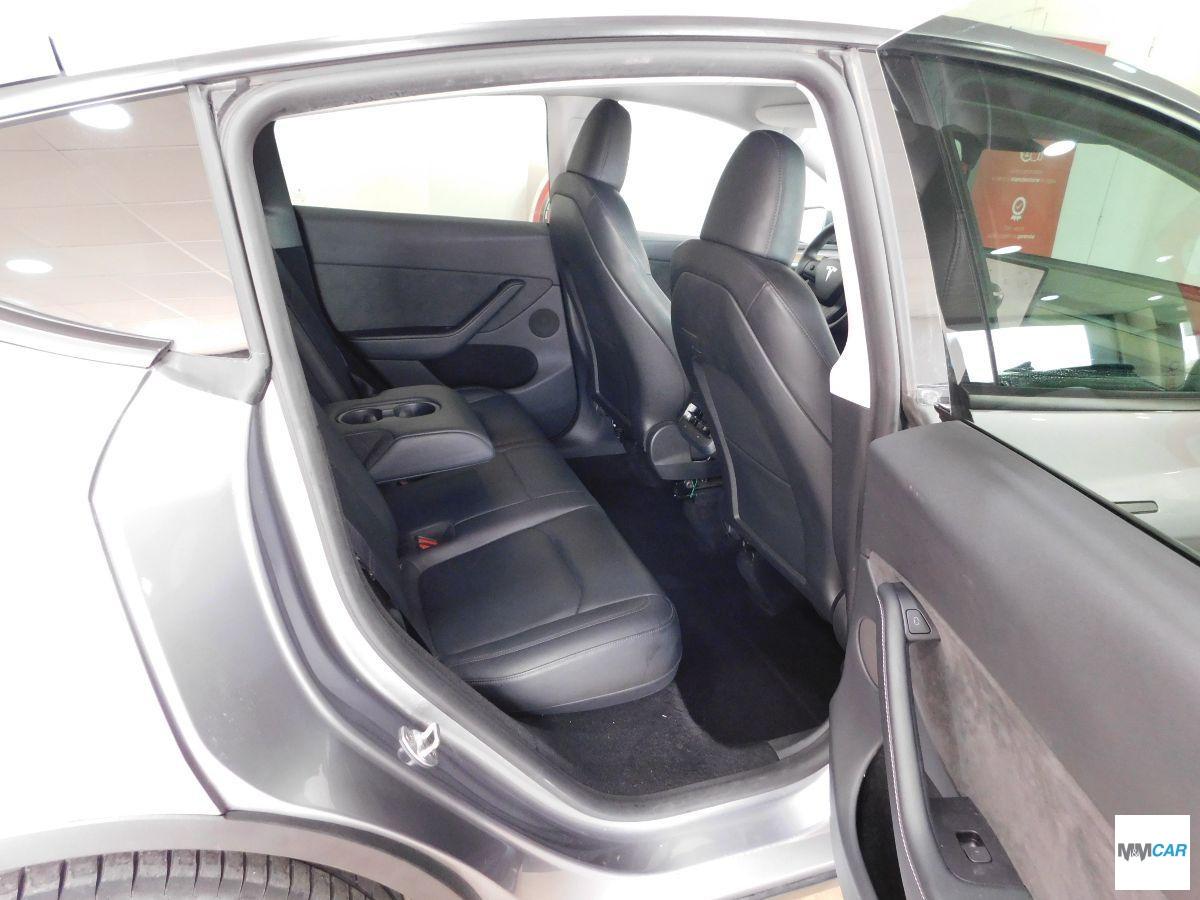 TESLA - Model Y - Long Range AWD