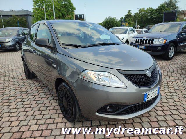 LANCIA Ypsilon 1.0 Hybrid Ecochic Silver NEOPATENTATI