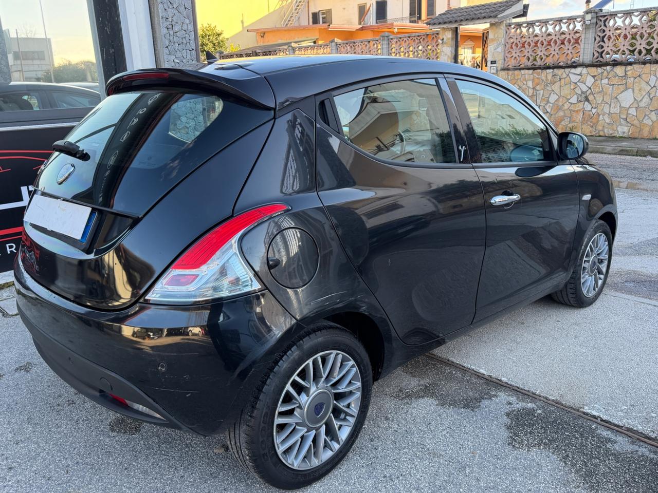 Lancia Ypsilon 0.9 TwinAir 85 CV 5 porte S&S Silver