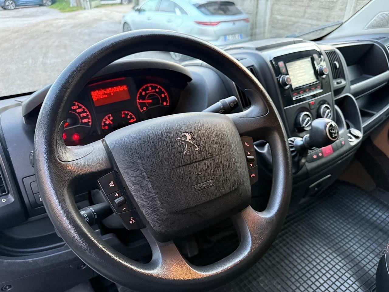 Peugeot Boxer 2.2 BlueHDi 140 PM-TM 2022