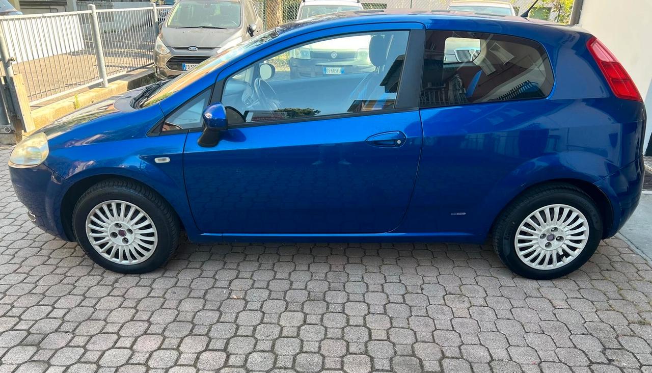 Fiat Grande Punto 1.2 65CV OK NEOPATENTATI