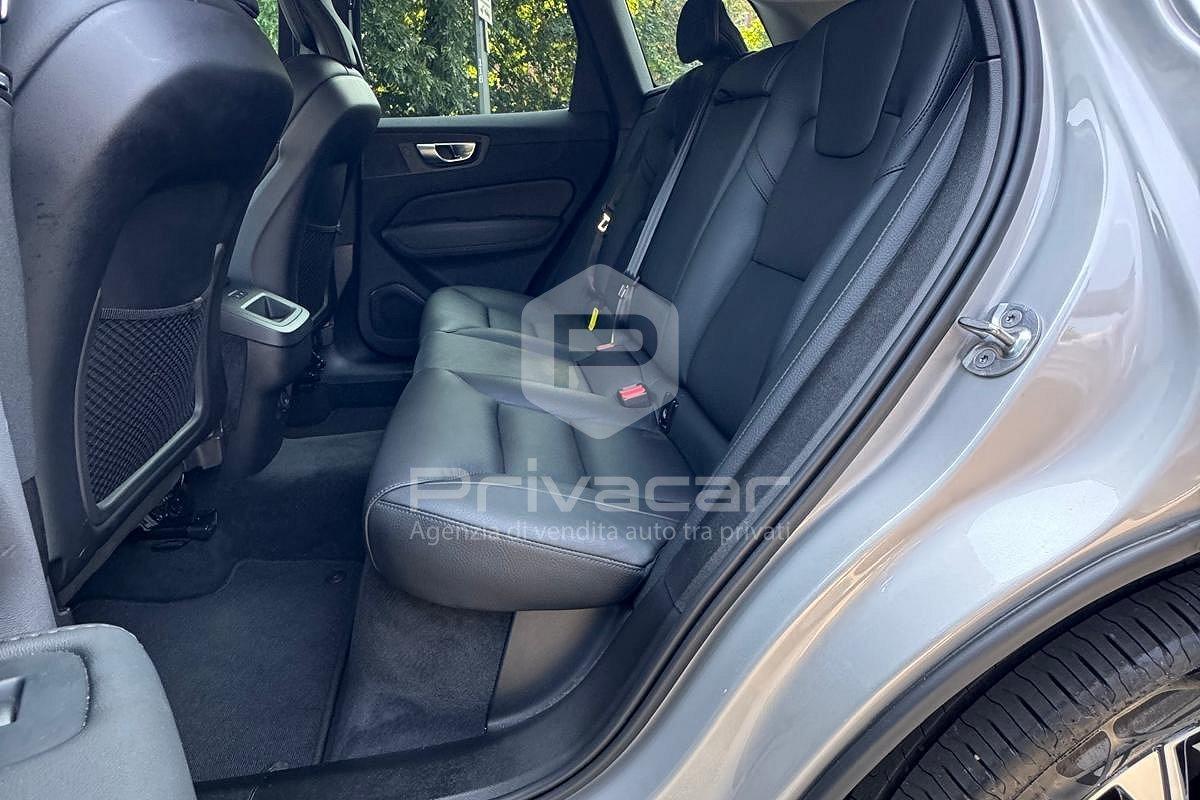 VOLVO XC60 B4 automatico Plus Dark