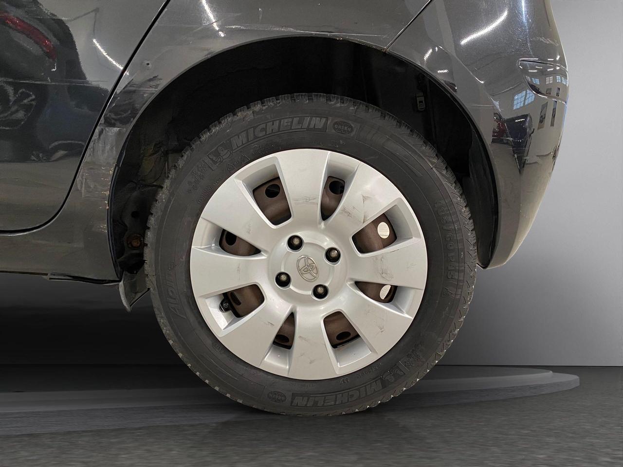 Toyota Yaris 5p 1.0 Now
