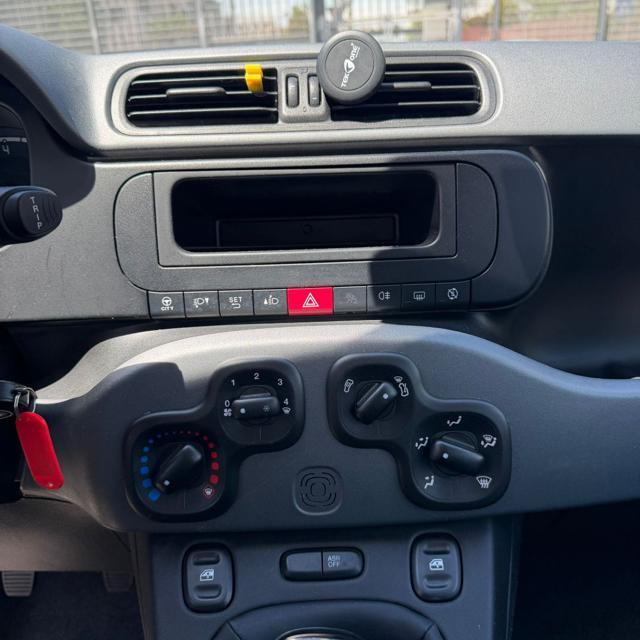 FIAT PANDA VAN 1.0 HYBRID 4 POSTI STREET - 2022