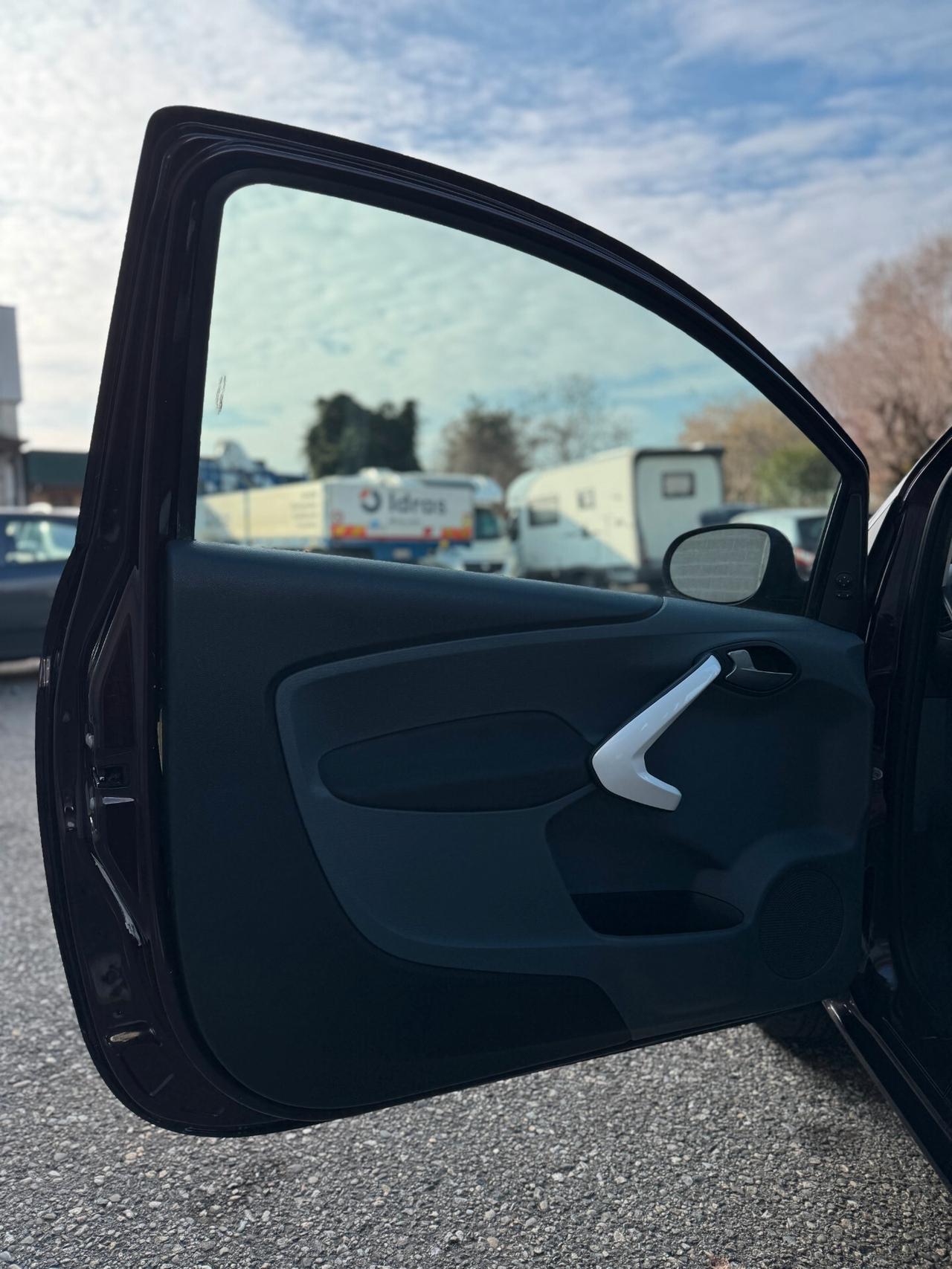 Ford Ka 1.2 51kW Benz Titanium *UNICO proprietario*