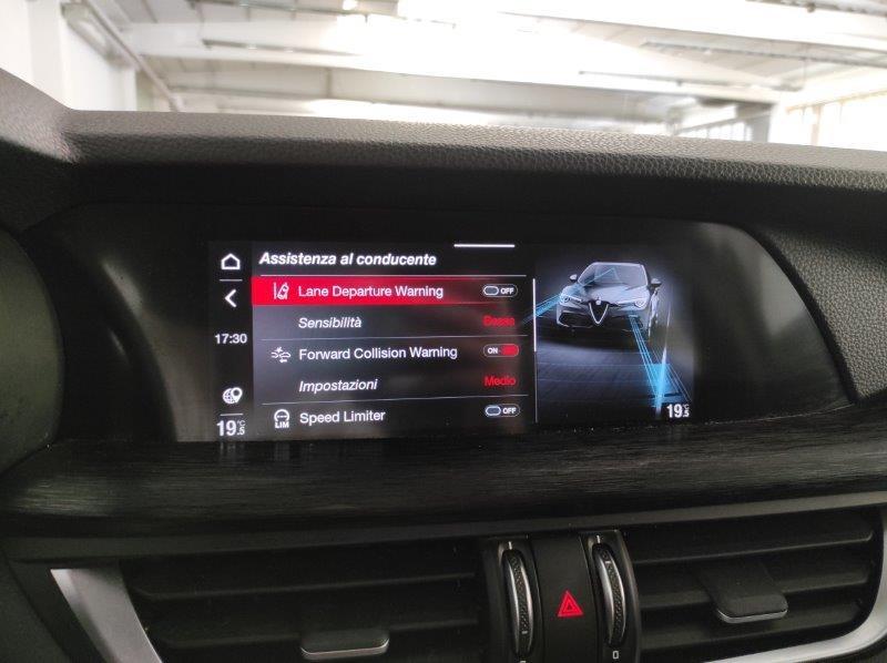 ALFA ROMEO Stelvio - Stelvio 2.2 Turbodiesel 190 CV AT8 Q4 Business