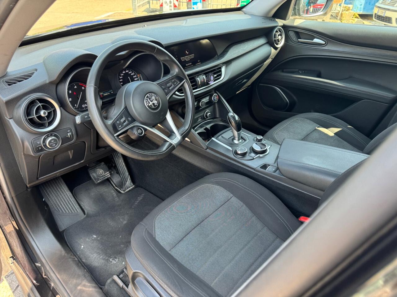 Alfa Romeo Stelvio 2.2 Turbodiesel 180 CV AT8 RWD Business