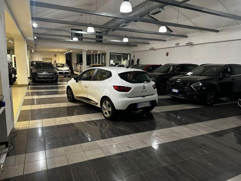 Renault Clio Clio 5p 1.2 Live 75cv